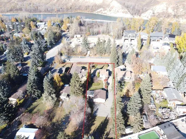 7219 N Bow Cres NW, Calgary, AB T3B 2C9