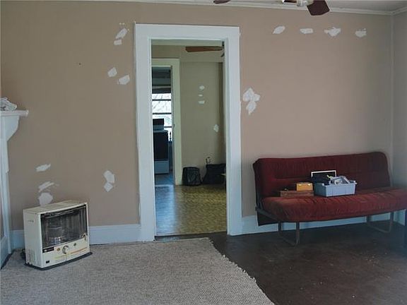 4th image of 2131 N Thomas Ave