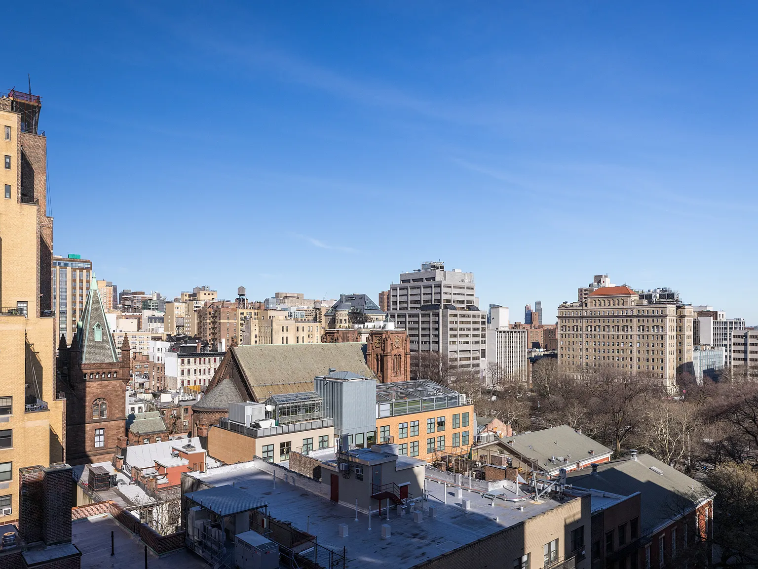 200 East 15th Street — Photo 3