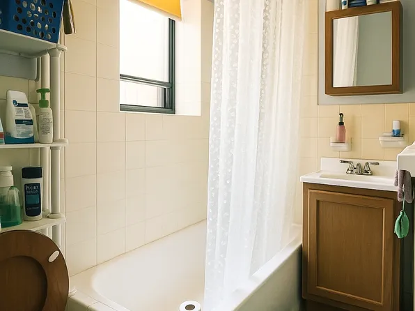 496 Putnam Avenue image 10 of 19