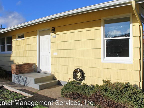 2nd image of 1025 NE 84th Ave #10736270