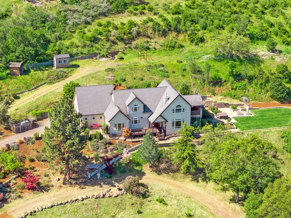 1678 Ashland Mine Rd, Ashland, OR 97520