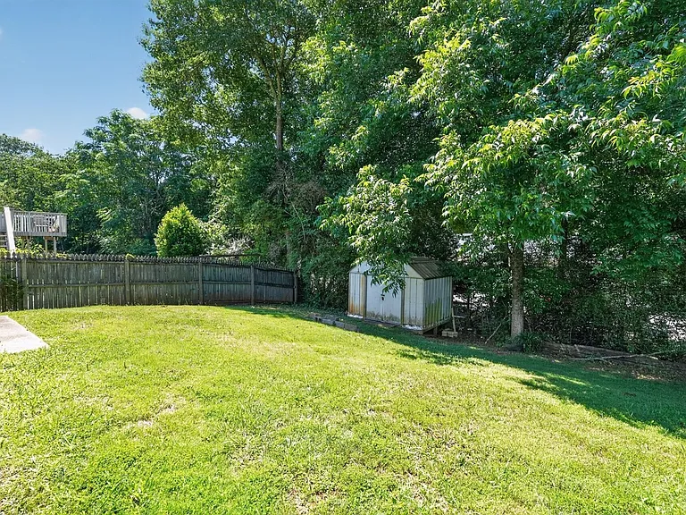 327 Autumn Lake Dr — Photo 19