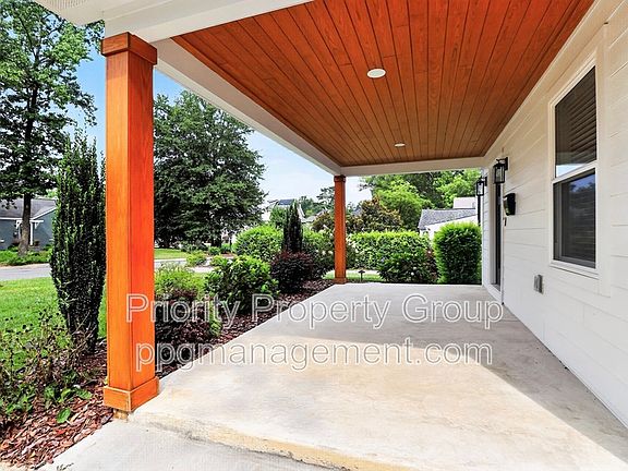 2nd image of 1033 Drummond Ave