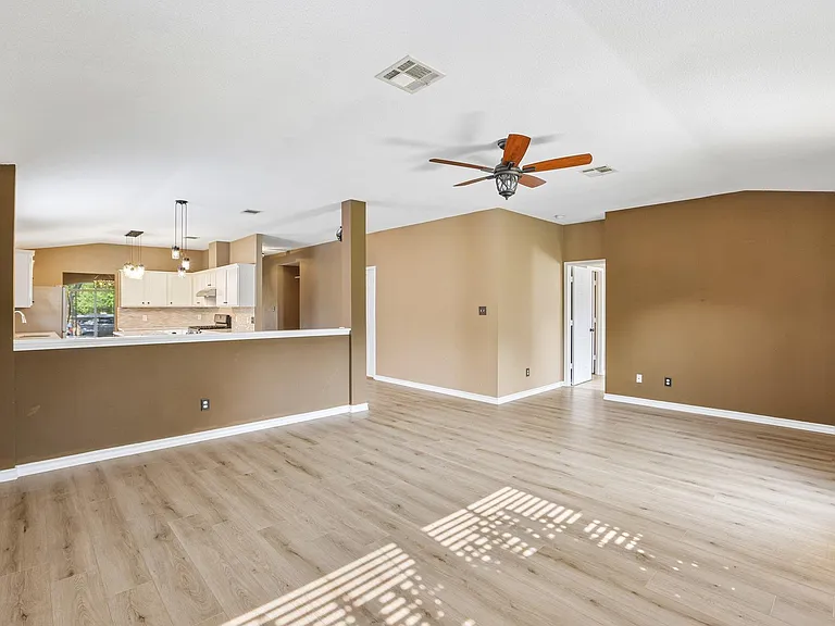 2656 Bradley Ln — Photo 7