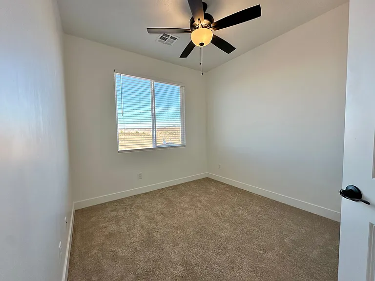 127 N 2480 W — Photo 10