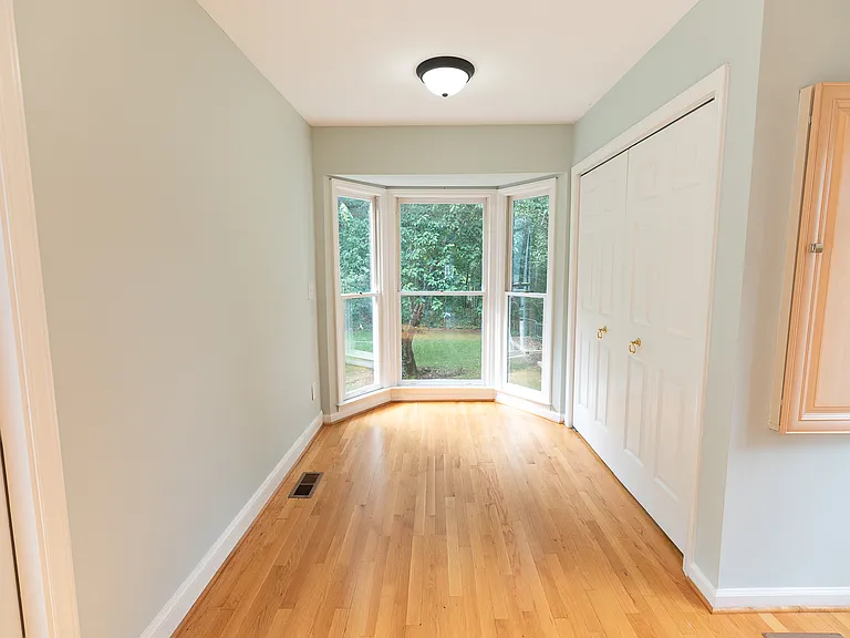 1700 Colonial Ave — Photo 13