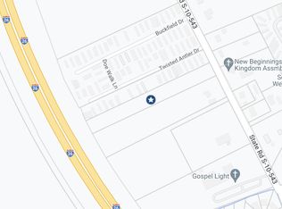 8823 Salamander Rd, North Charleston, SC 29406