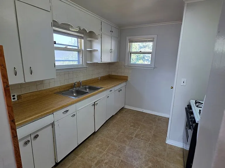 1021 Dilger Ave — Photo 15