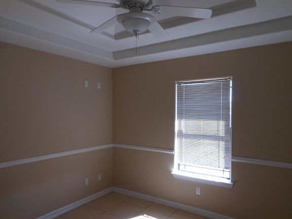 5th image of 3006 Hillcrest Dr