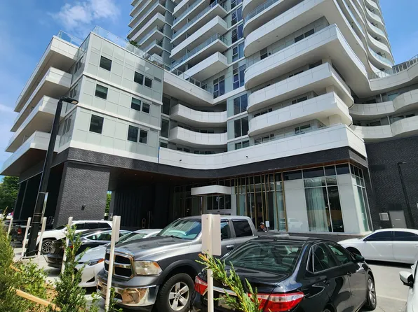 1010 Sandy Beach Rd #1411, Pickering, ON L1W 3X5