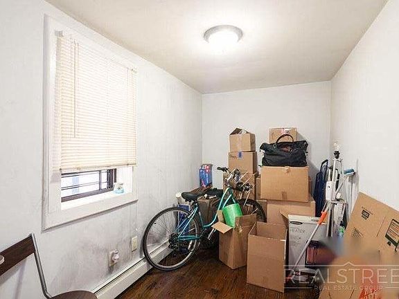 5th image of 576 Willoughby Ave