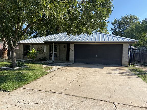 2nd image of 411 Heartwood Dr