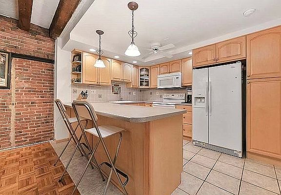 4th image of 68 E 7th St APT 2