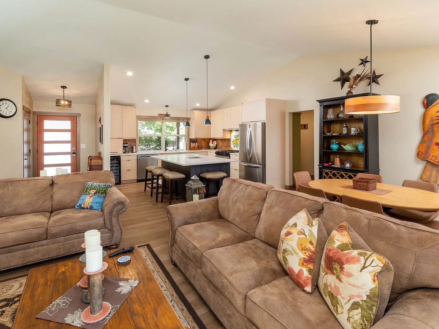 3 bed, 1660 sqft, $2,600 — Photo 3