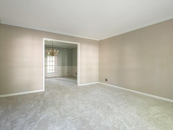 3rd image of 2209 Douglass Blvd