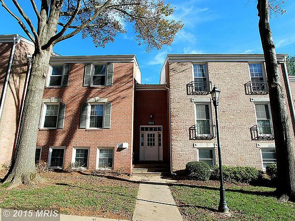 2nd image of 868 Quince Orchard Blvd #20