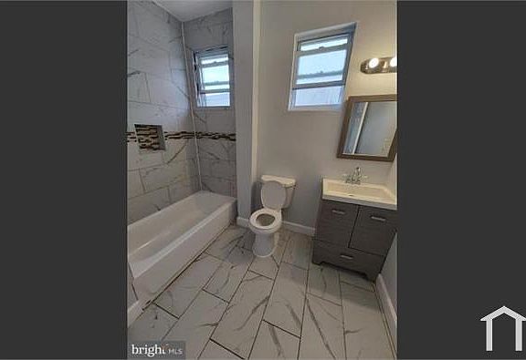 4th image of 412 N Hilton St