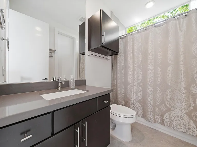 1221 W 17th St — Photo 25