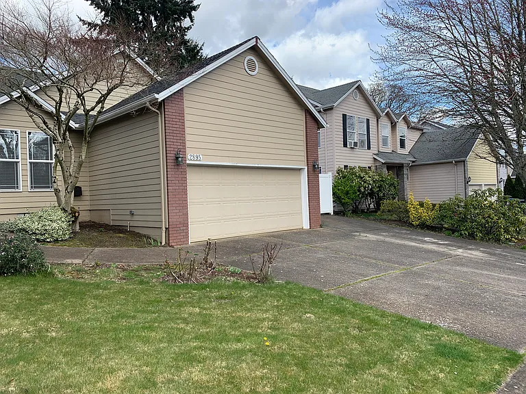 2895 Vintage Ave SE — Photo 3