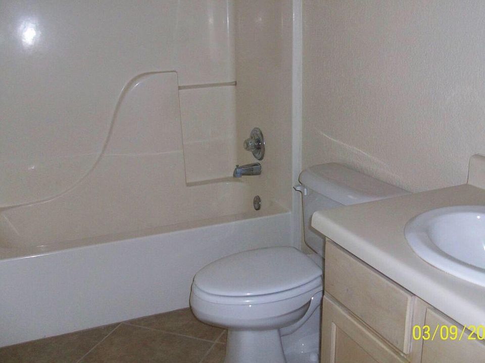 2nd image of 592 Bartlett Dr APT 304
