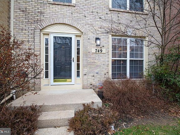 4th image of 749 Leister Dr