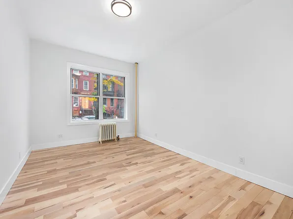 88 Brooklyn Avenue image 4 of 11