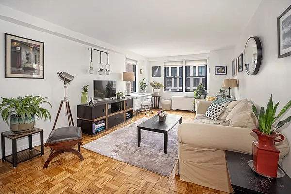 Sold by Compass | media 1