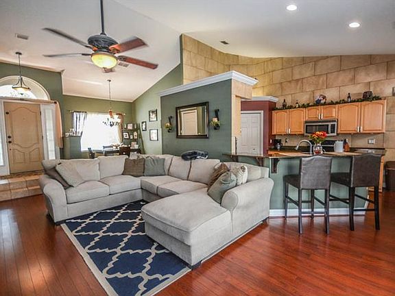 4th image of 1086 Misty Hollow Ln