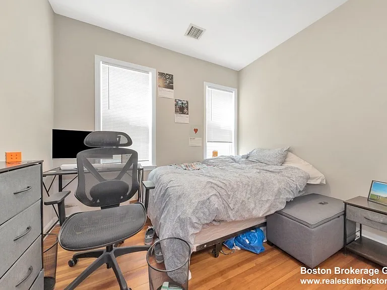 228 Calumet St #2 — Photo 6