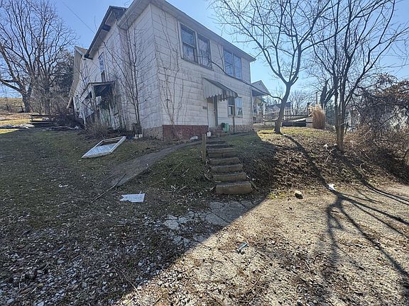 5th image of 1865 Owens Ave