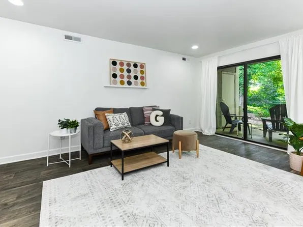 1510 Benjamin Pkwy APT B, Greensboro, NC 27408