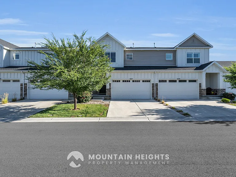 607 E Sawback Ln — Photo 29