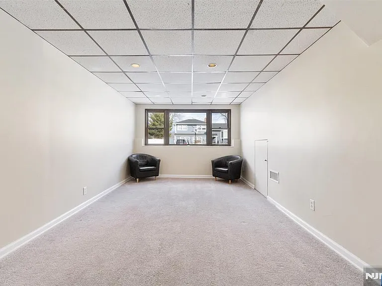 75 Cypress Rd — Photo 25