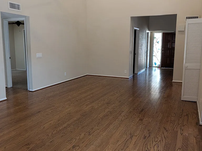 2909 W Sierra St — Photo 13