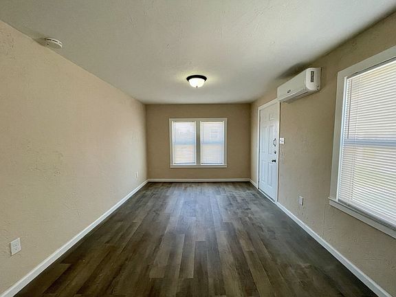 3rd image of 128 N Valencia Pl #C
