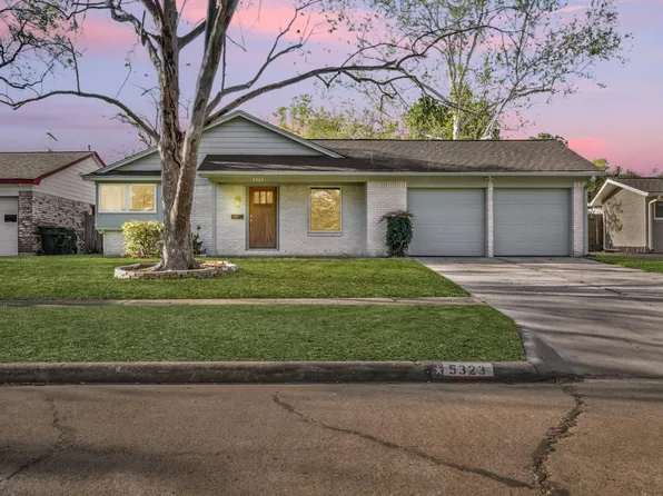 5323 Manor Creek Ln, Houston, TX 77092