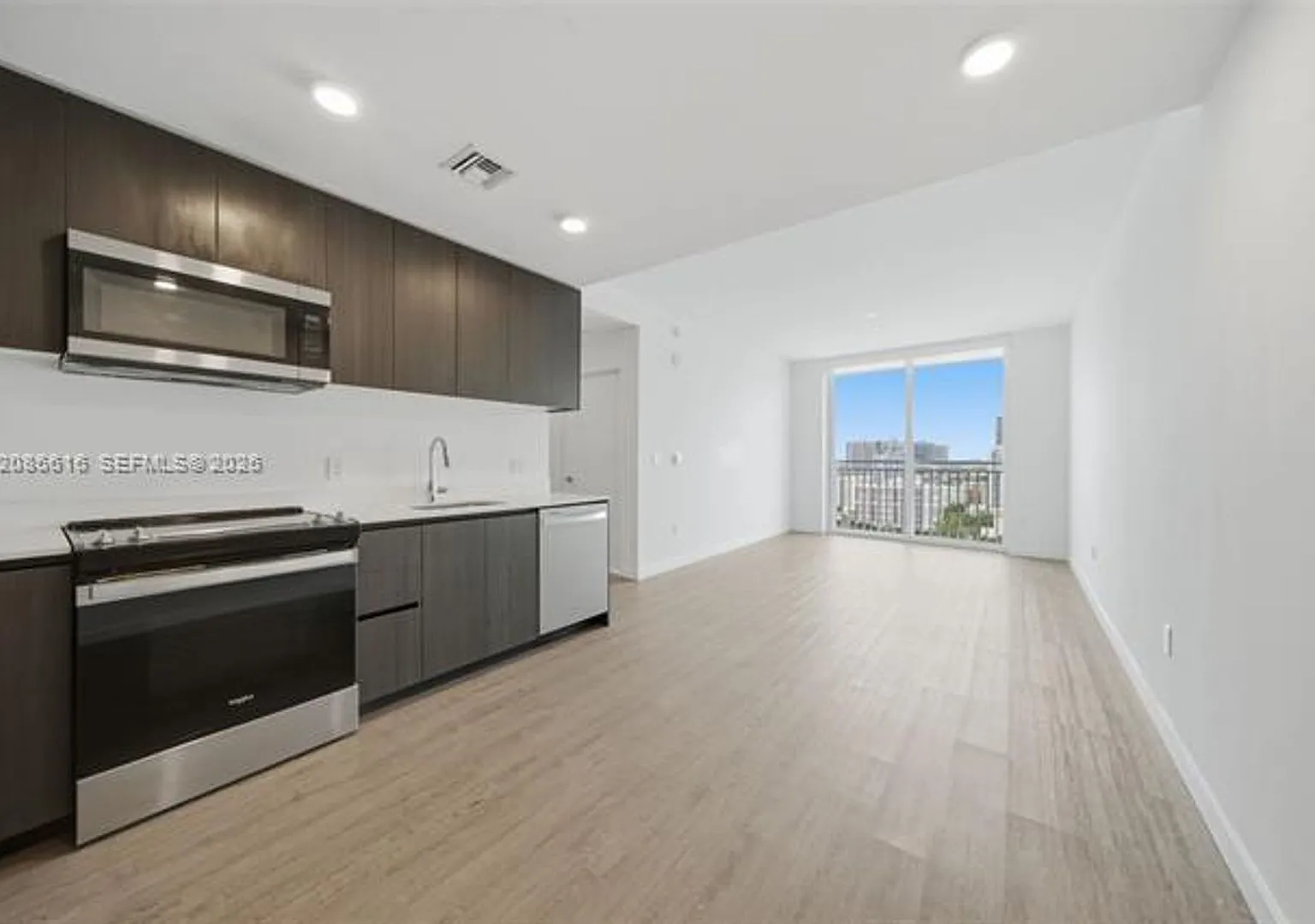 2000 Biscayne Blvd cu-1903, Miami, FL 33137 — Photo 3