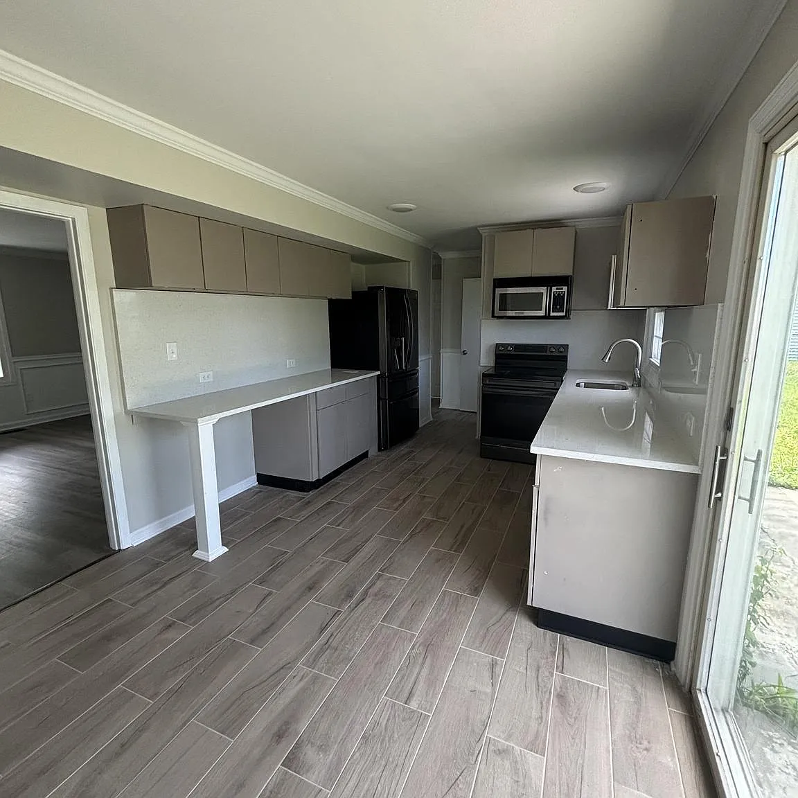 5 bed, 1497 sqft, $3,450 — Photo 4