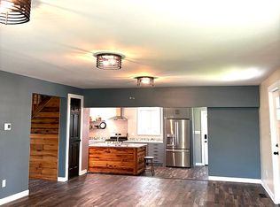 303 S Hickory St, Galena, IL 61036