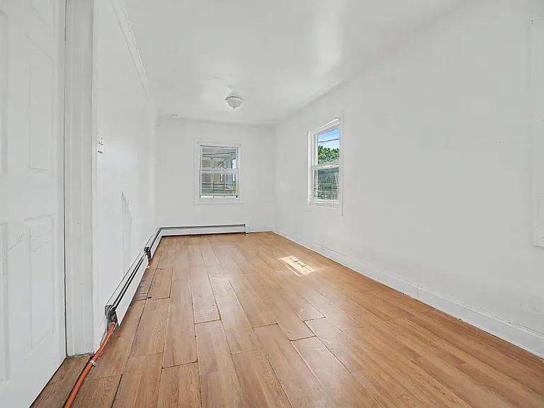 1872 North Ave — Photo 3