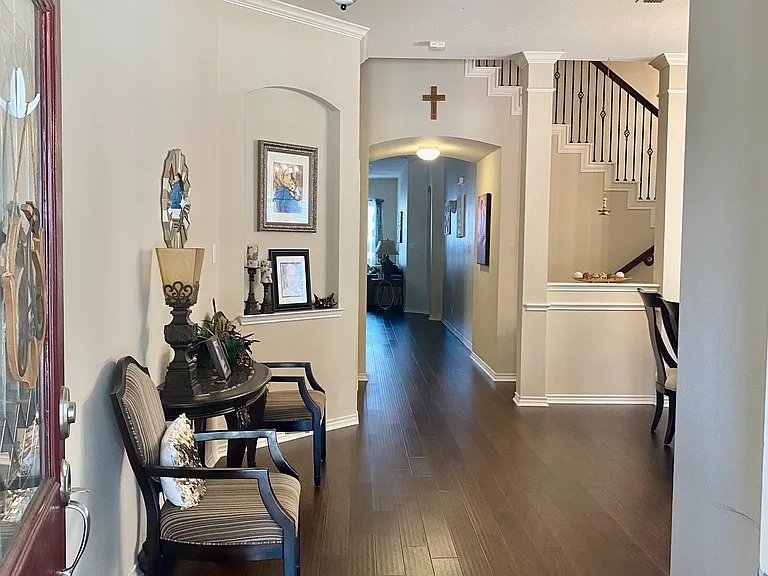 8664 Robertson Dr — Photo 6