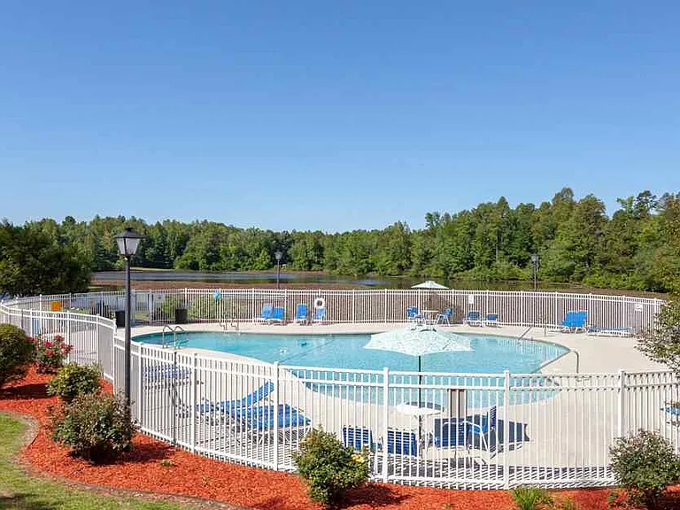 Woodlake (NC) — Photo 3
