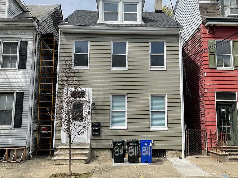 811 Ferry St #2 — Photo 1