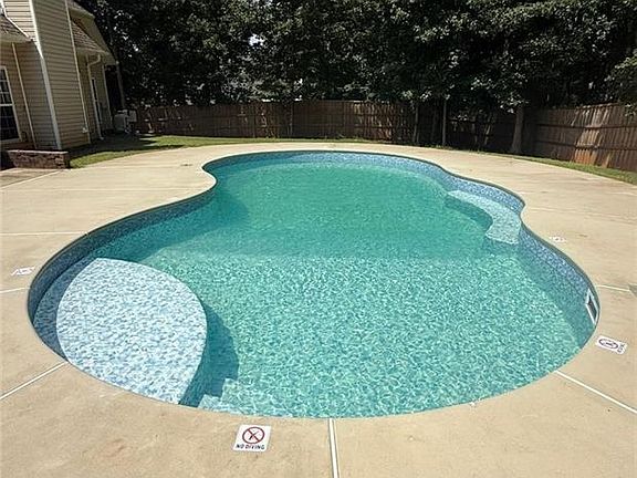 3rd image of 1105 Huntcrest Rdg