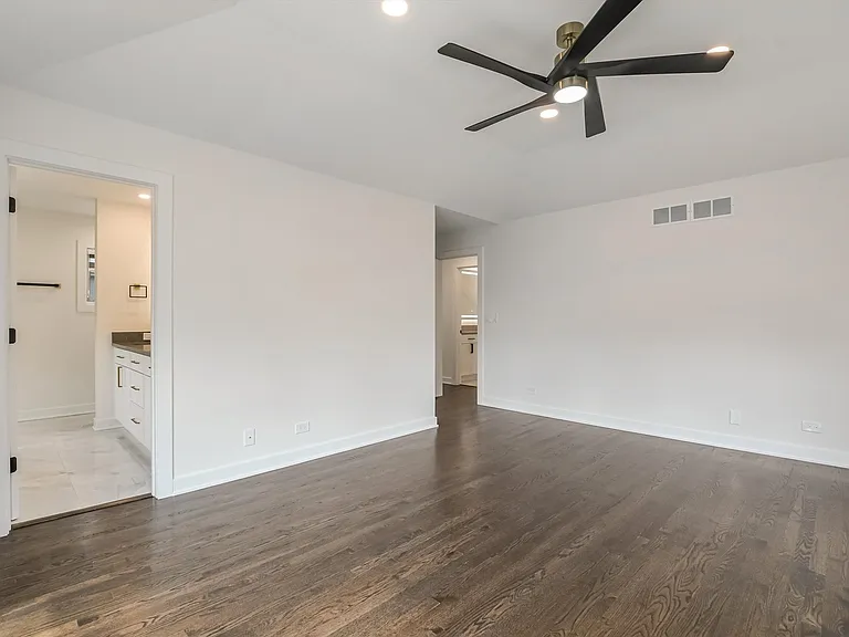 1308 S Plymouth Ct — Photo 34