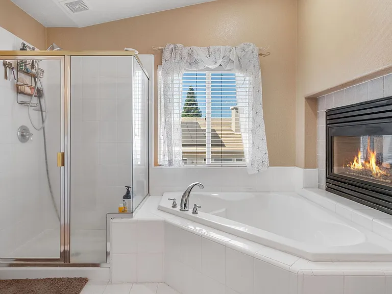 4011 Prairie Falcon Dr — Photo 5