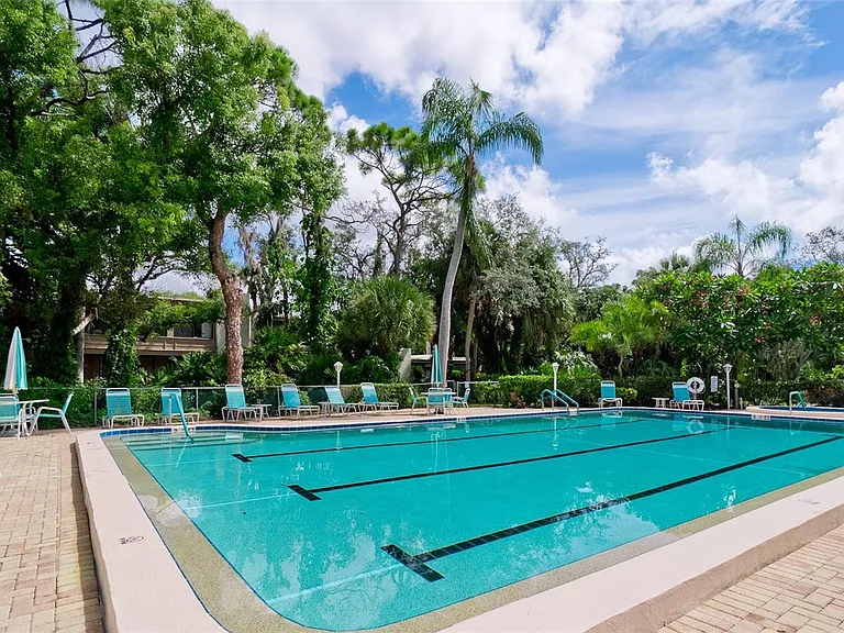 401 Palm Tree Dr — Photo 49