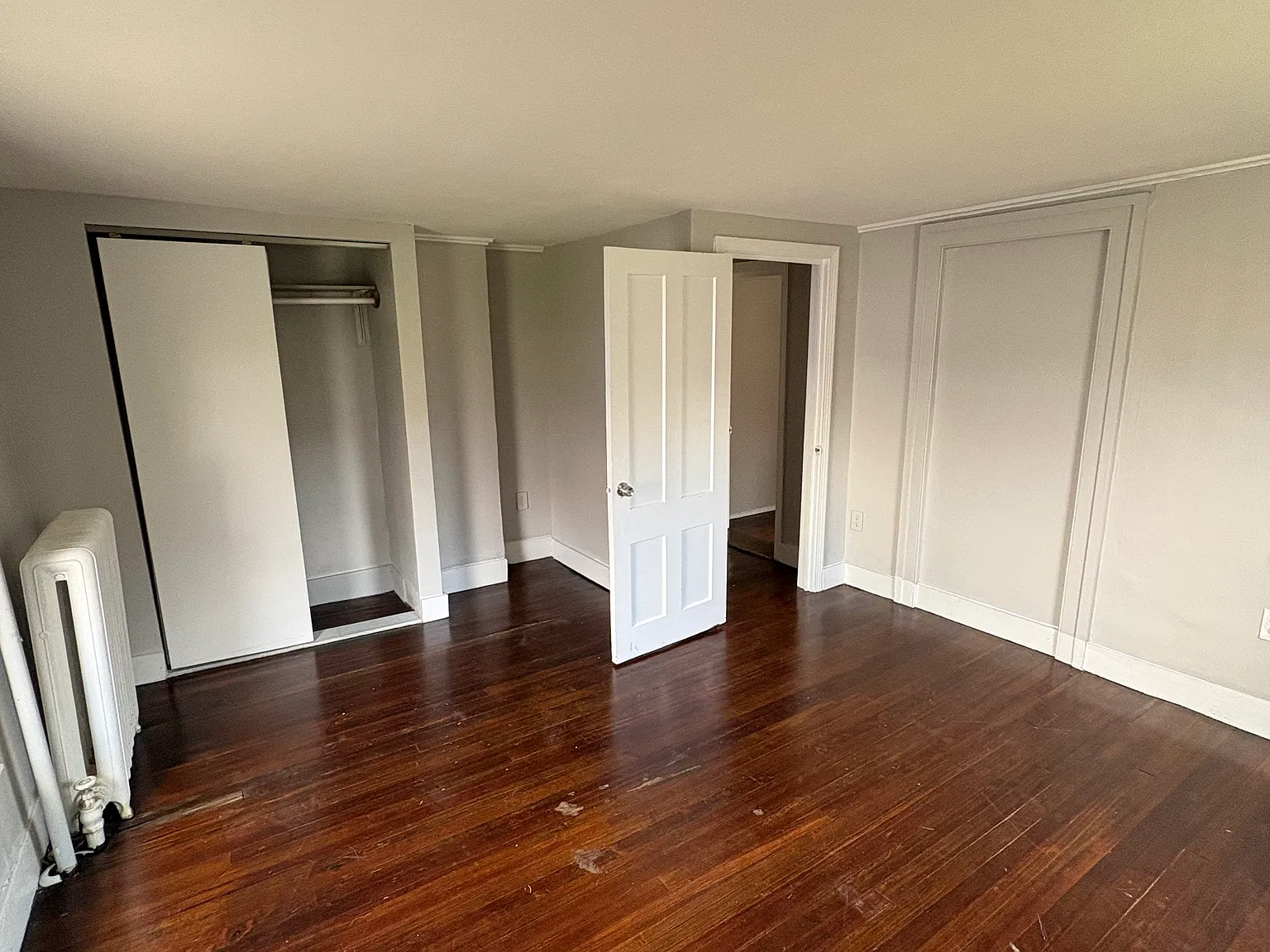 3 bed, 1300 sqft, $2,000 — Photo 4