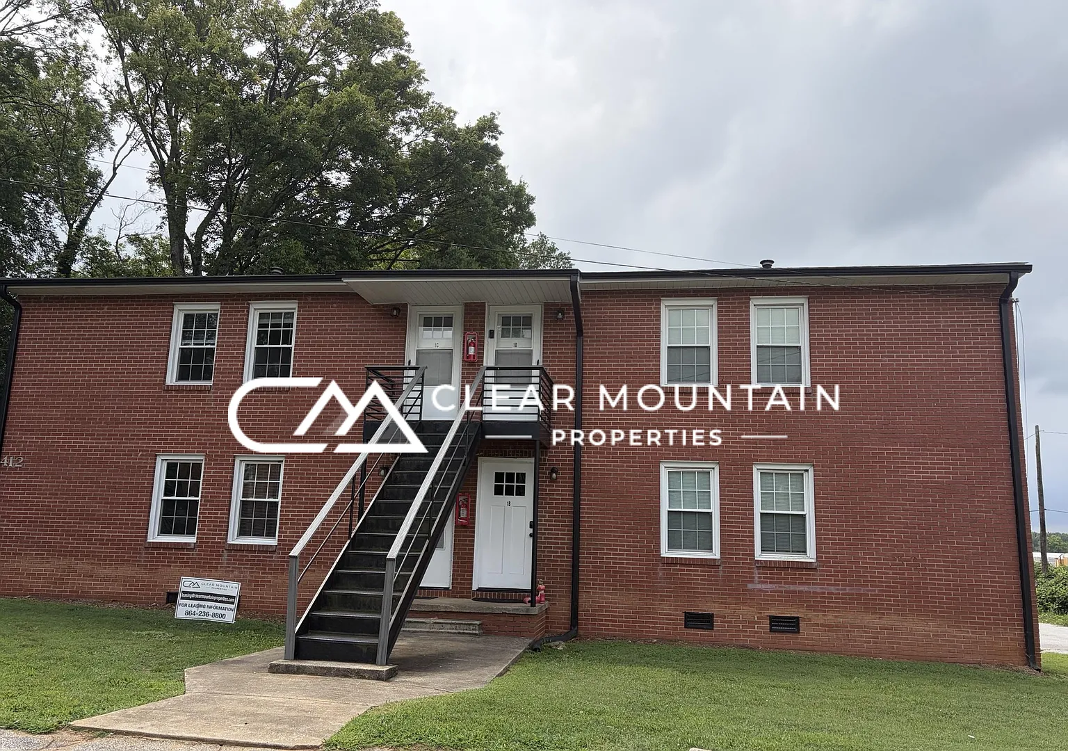 Updated 2-Bedroom 1-bathroom apartment near downtown Greenville!! — Photo 1